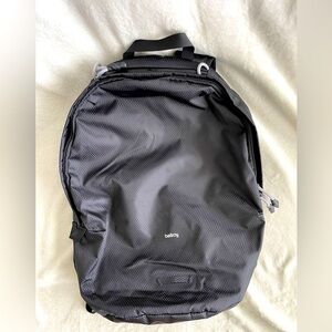 *FIRM* Bellroy Lite Daypack in Black